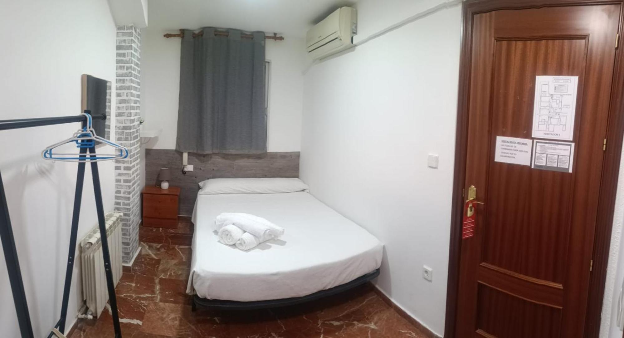 Hostal Nevot Granada Exterior foto