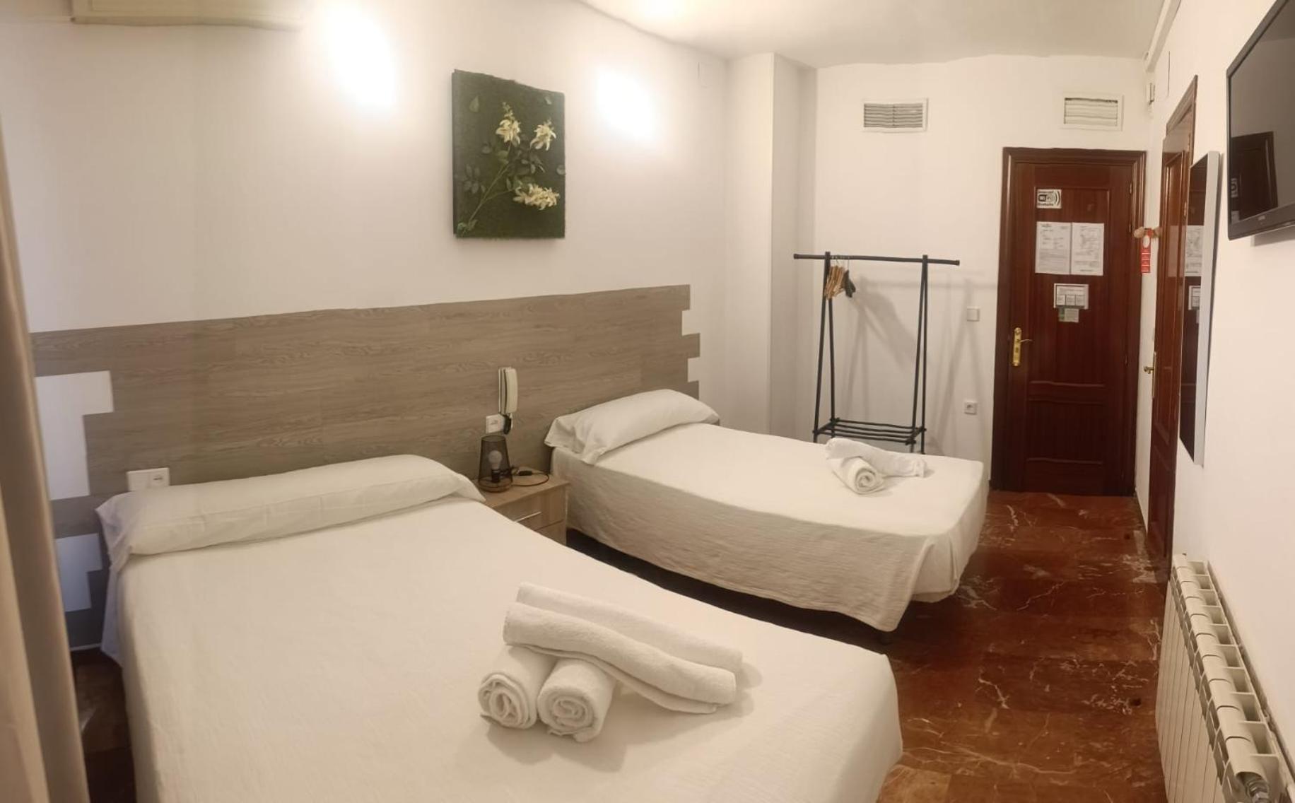 Hostal Nevot Granada Exterior foto