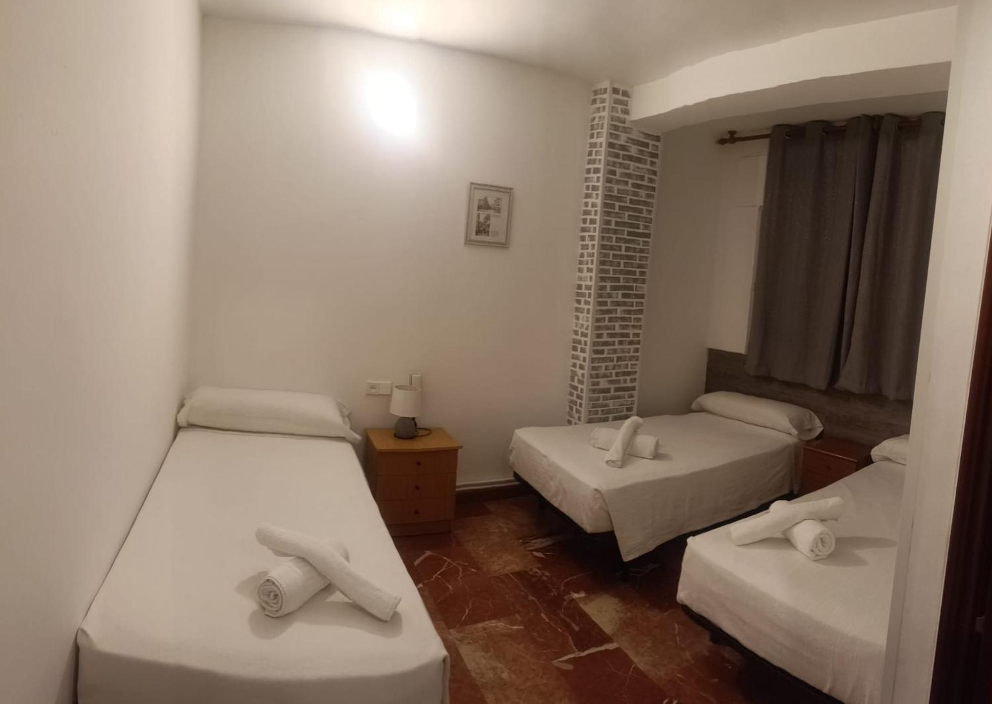 Hostal Nevot Granada Exterior foto
